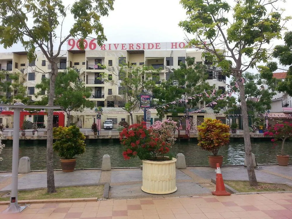 ***  906 Riverside Hotel Malacca Malaysia